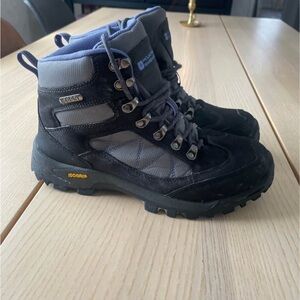 Size 7 women’s hiking boots, Mountain Warehouse extreme woman’s hiking boots